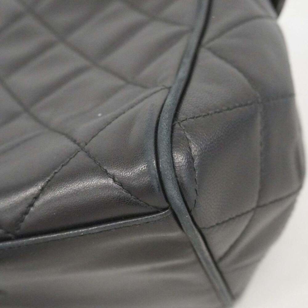 CHANEL Black Lambskin Leather Shoulder Bag - Picture 6 of 12